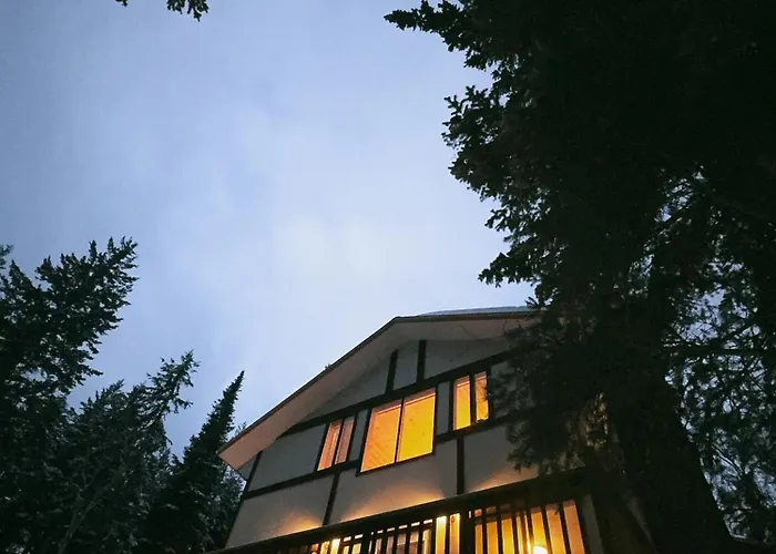 Alpine Meadows Lodge Golden