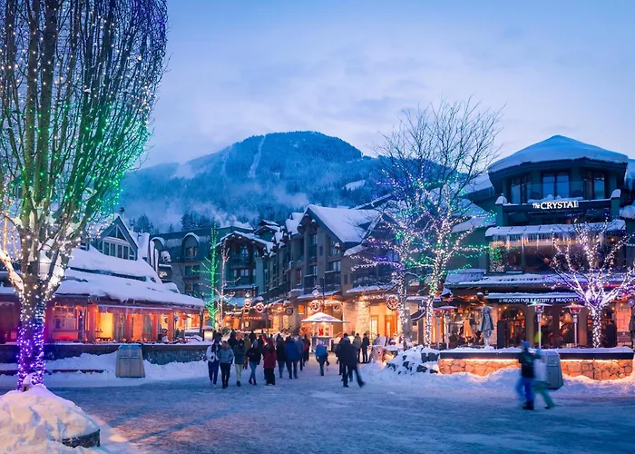 2Br Plus Loft In Wildwood Lodge, Free Ski Bus, Hot Tub And Pool, Private Patio, Parking Whistler