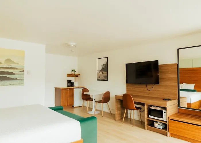 Ucluelet Wildwood Inn