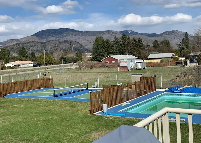 Beach Bed And Breakfast Grand Forks