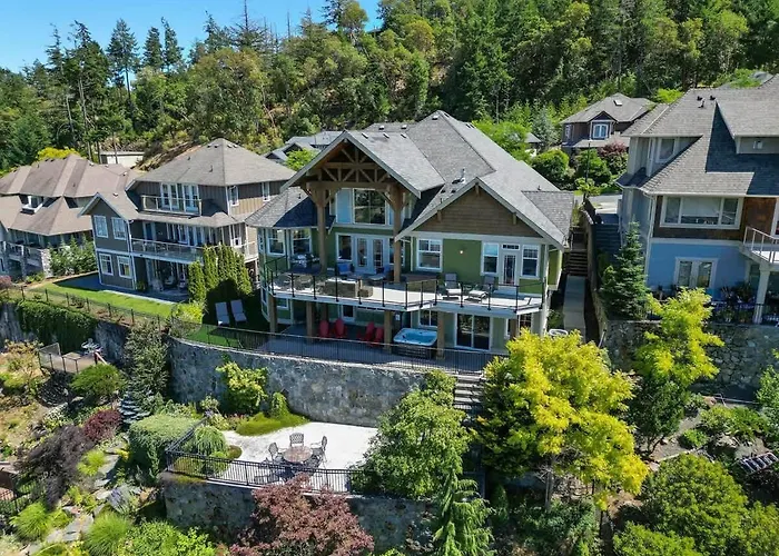 Mount Finlayson View Villa By Emr Vacation Rentals Victoria