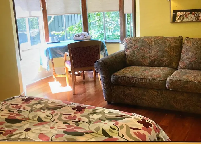 Linda Guesthouse Vancouver