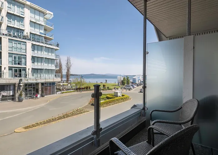 Sidney Waterfront Inn & Suites
