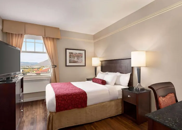 The Plaza Hotel Downtown, Trademark Collection By Wyndham Kamloops