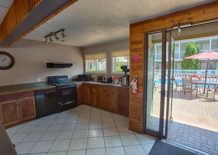 Powder Mountain Lodge Fernie