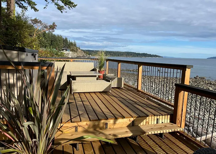 Malaspina Strait Cottage Powell River
