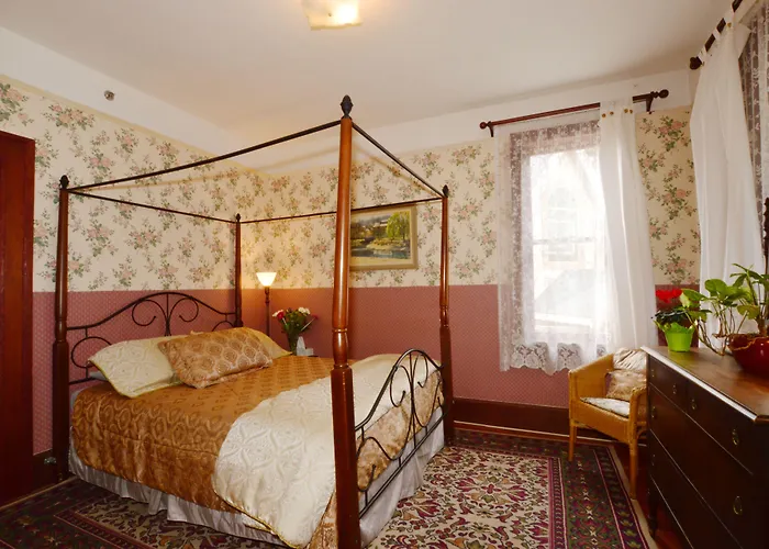 Marketa'S Bed And Breakfast Victoria
