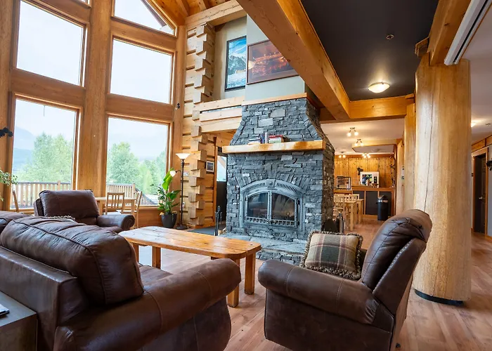 Basecamp Lodge Golden