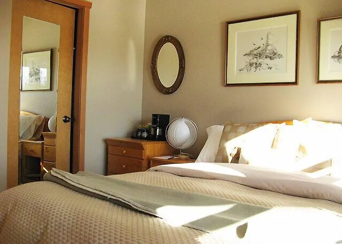 Boutique Reef Point Oceanfront Bed And Breakfast Ucluelet