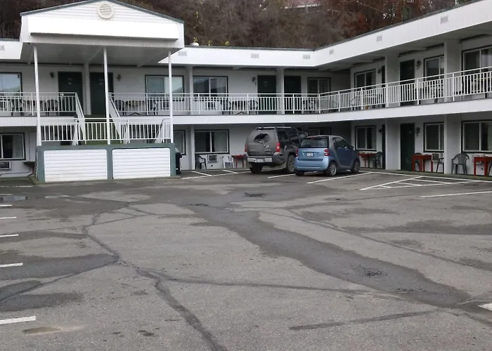 The Villager Inn Princeton