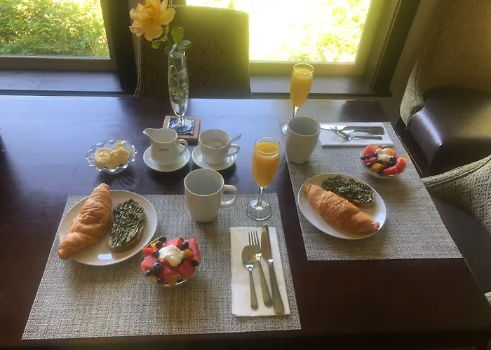 Davis Brook Retreat Bed & Breakfast Sechelt