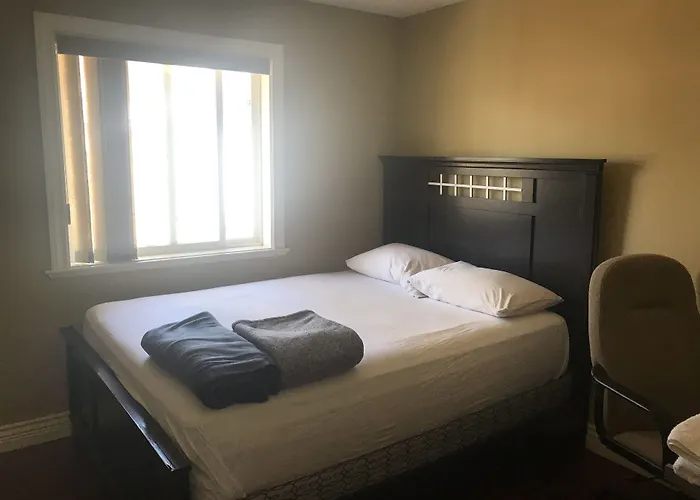 Starting Point Family House Hotel Saanich