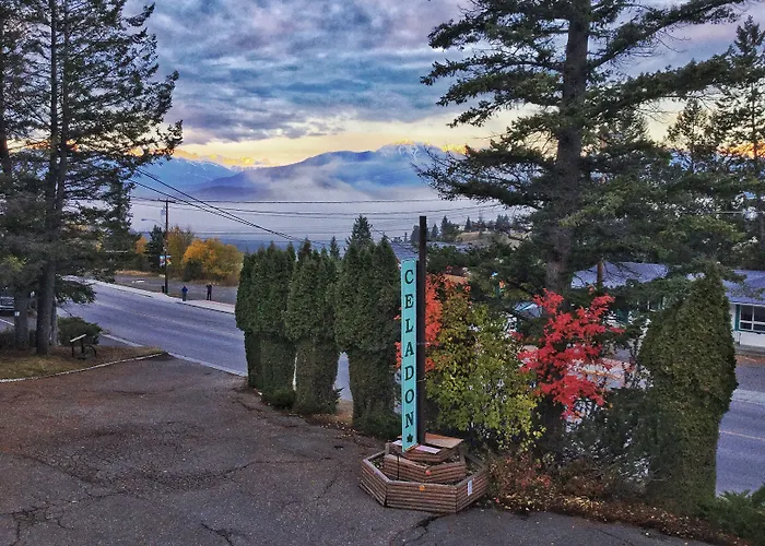 Celadon Lodge Radium Hot Springs