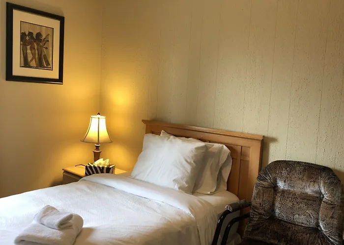 Cozy Bedrooms Guest House Vancouver
