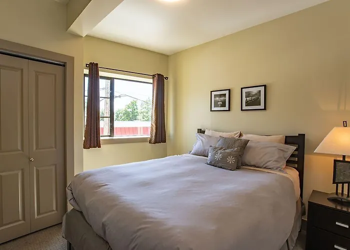 Appartement Selkirk Snug By Revelstoke Vacations acceptant les animaux
