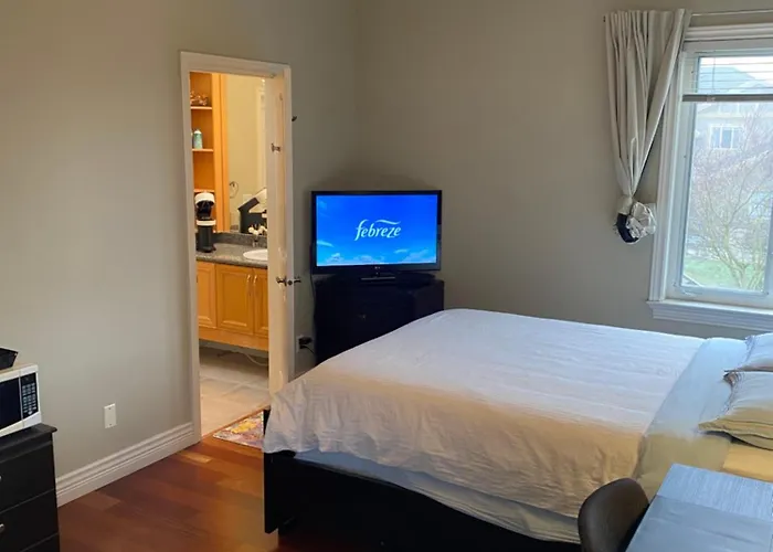 A Cozy En-Suite On The Second Floor With Independent Entranceclose To Yvr Richmond