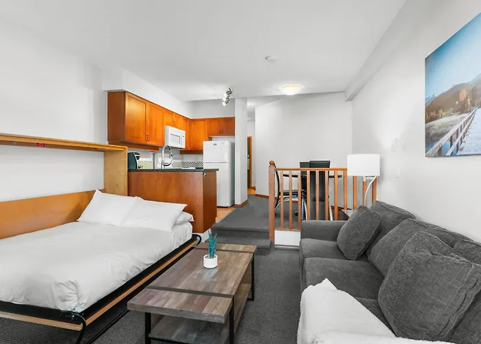 Alpenglow Lodge Large Studio With Dedicated Work Space By Mva Whistler