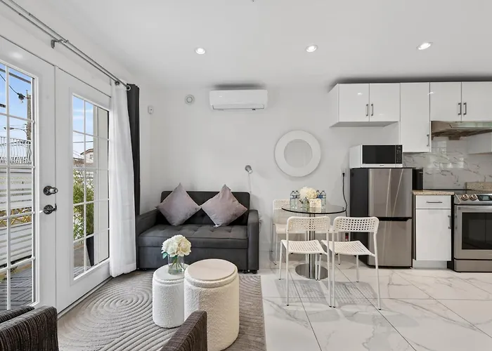 Entire New Cozy And Modern 2-Storey House Vancouver