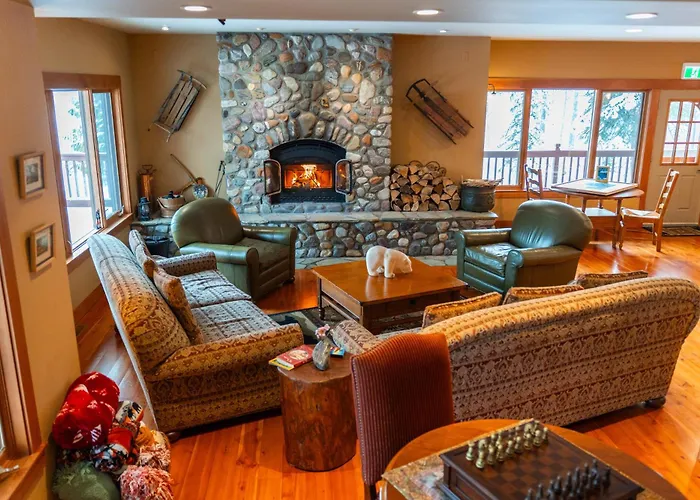 Haustierfreundliches Vagabond Lodge At Kicking Horse Golden