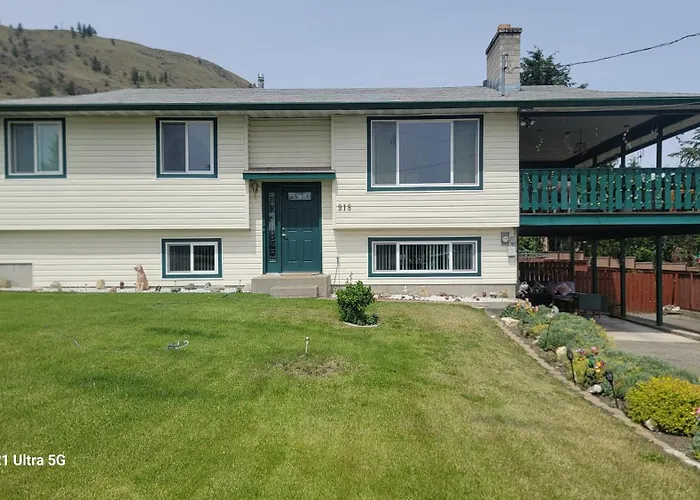 Charming - 2 Bedrooms Suite, 1 Full Bath & Family Room Kamloops
