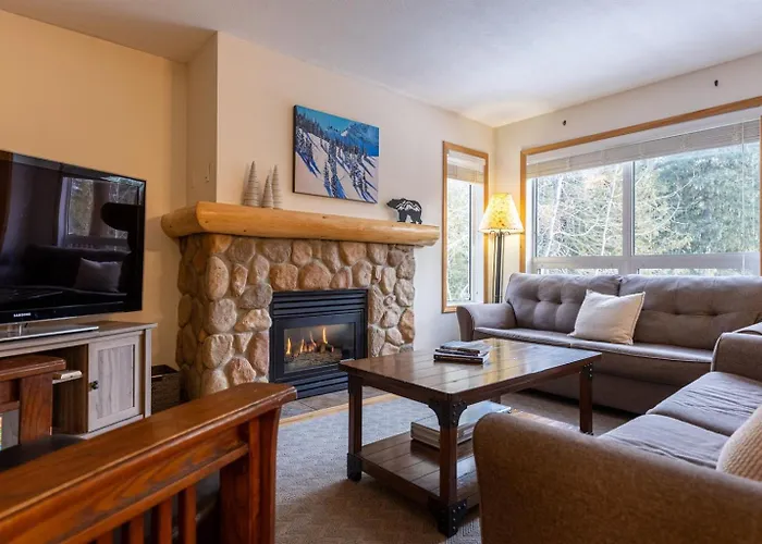 Ski In & 15 Minute Walk To The Lifts Hot Tub Ac Pet Friendly Fernie