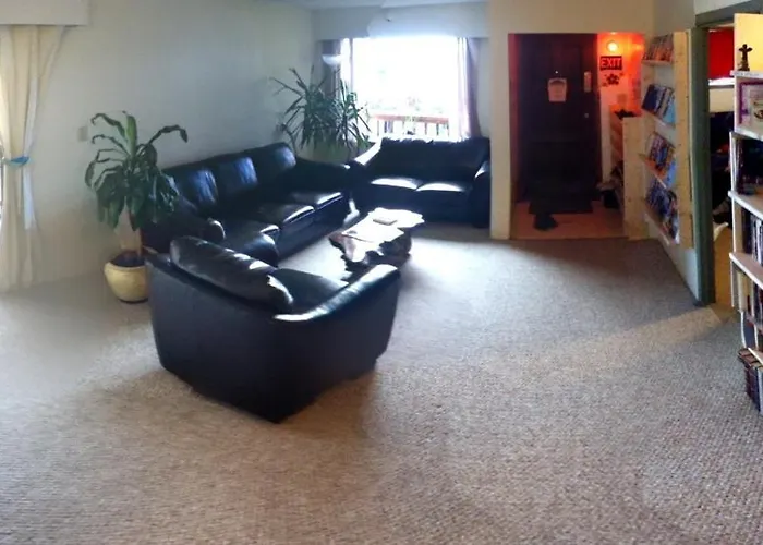 Tofino Travellers Guesthouse