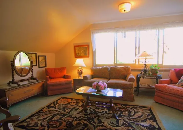 Trutch Manor Bed & Breakfast Victoria