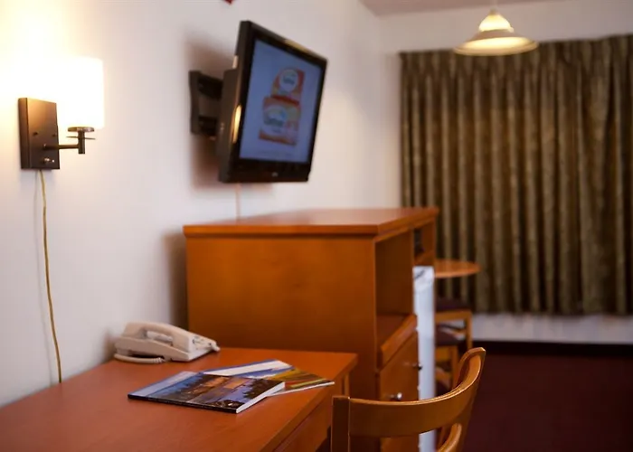 Maverick Motor Inn And Waterslide Kamloops
