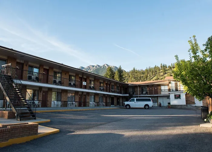 Radium Hot Springs Motels