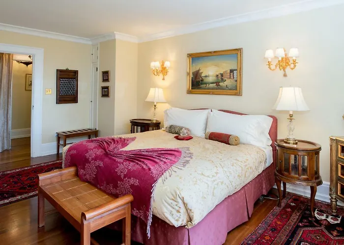 Villa Marco Polo Bed And Breakfast Inn Victoria