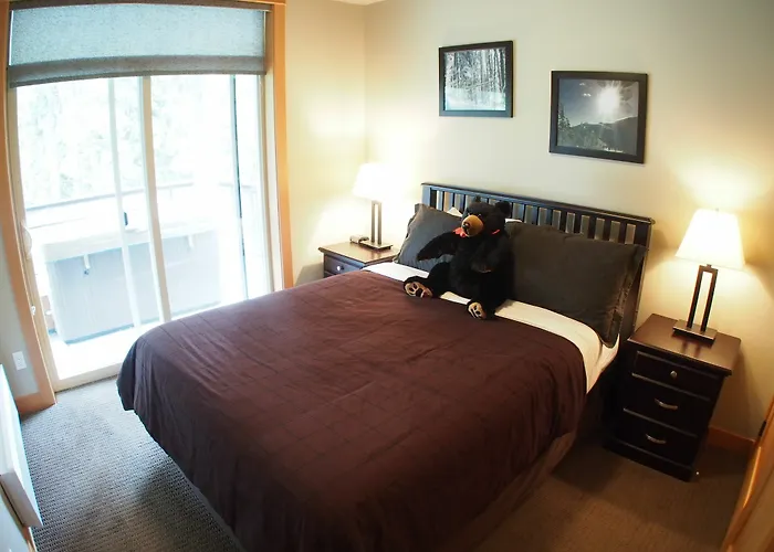 Pet friendly Kookaburra Lodge Sun Peaks
