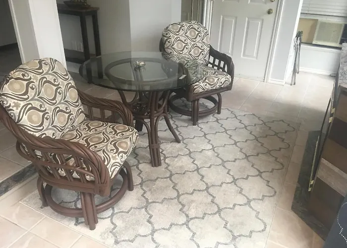 Long Lake Waterfront Bed And Breakfast Nanaimo - 4 star Hotel